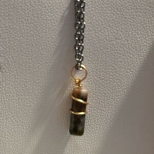 Elegant Gold and different colored Pendant Necklace